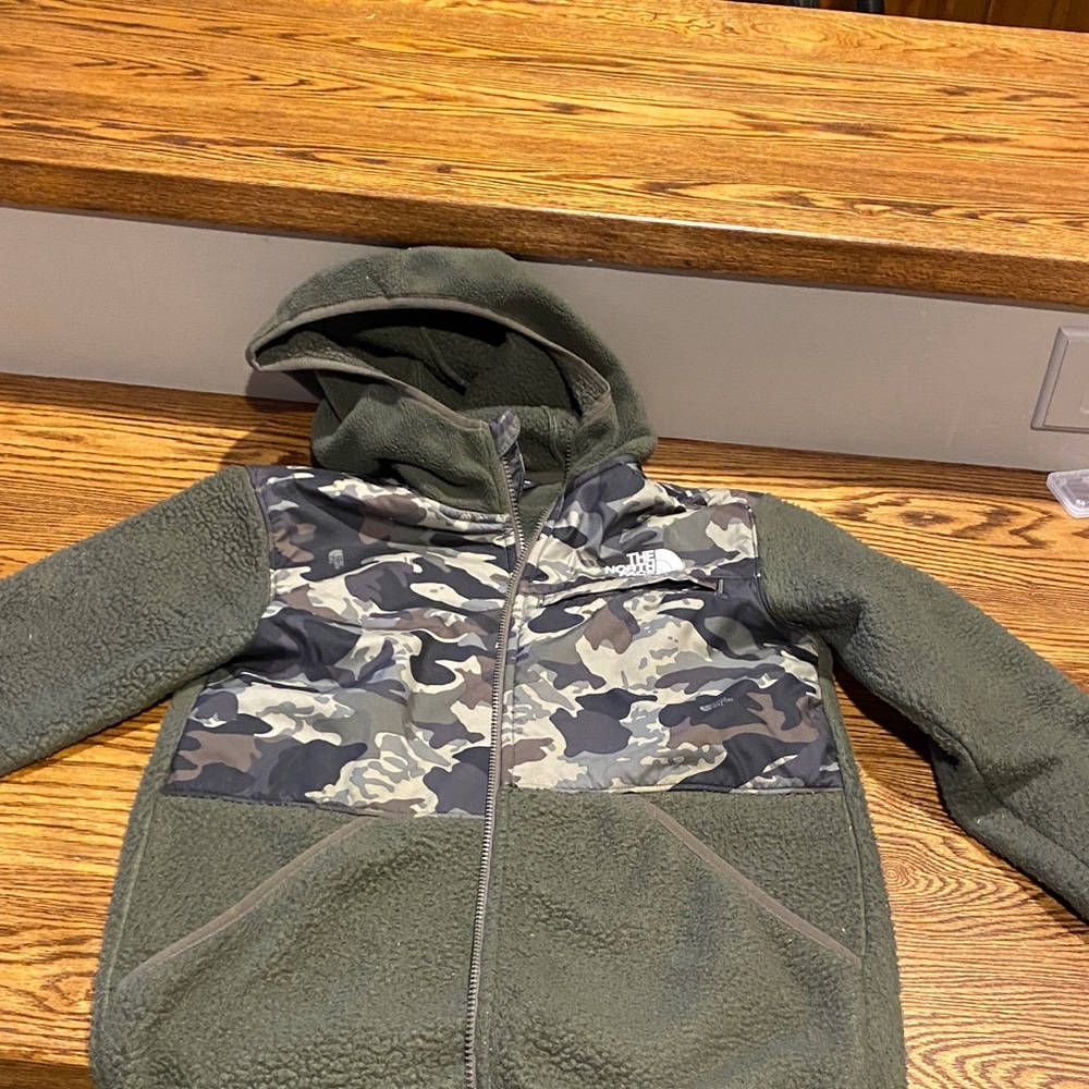 The North Face Kids Green Camo Fleece Hoodie